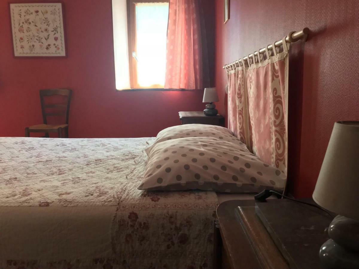 la raymondiere Vernoux-en-Gâtine Esterno foto